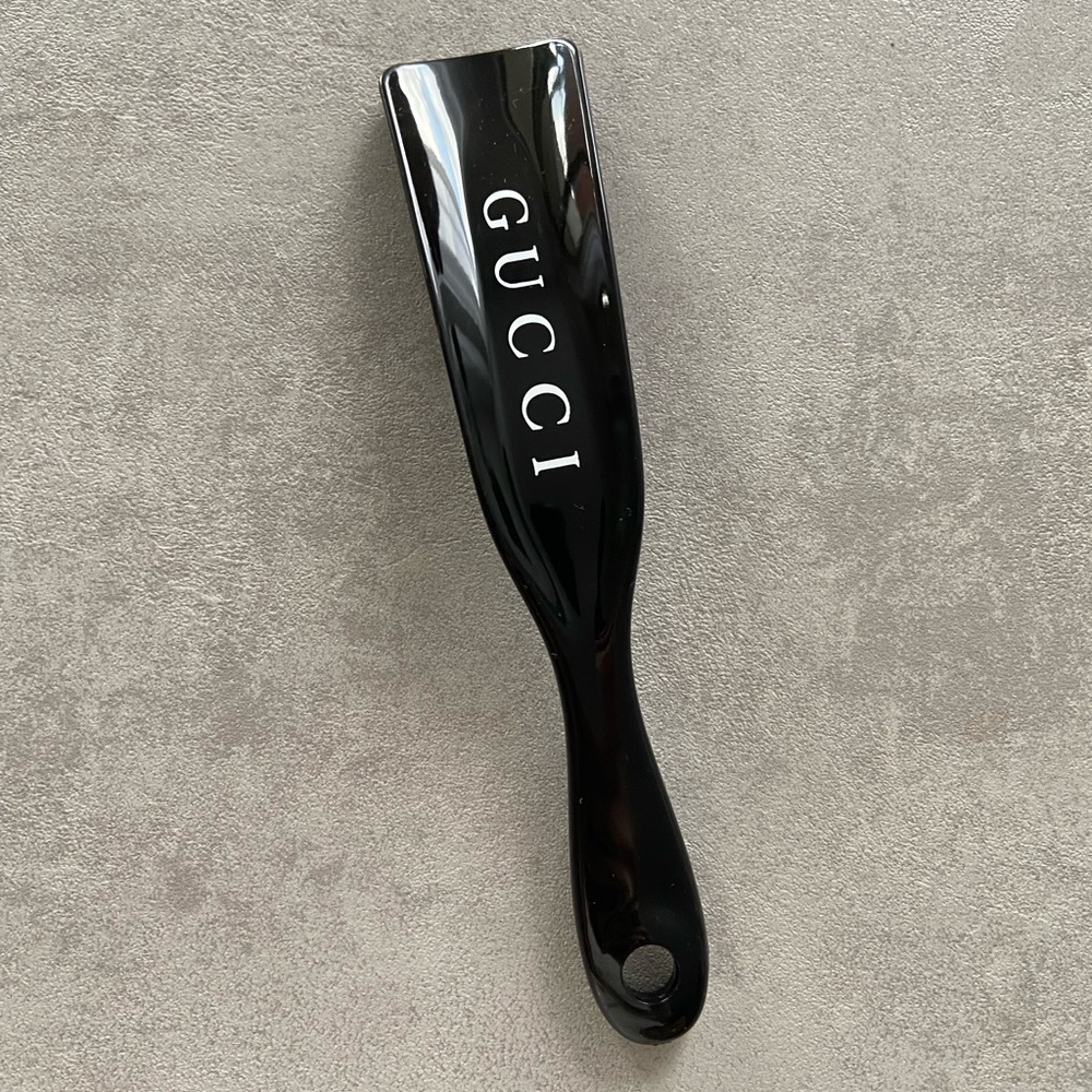 NEW GUCCI shoe horn Black with Gucci logo